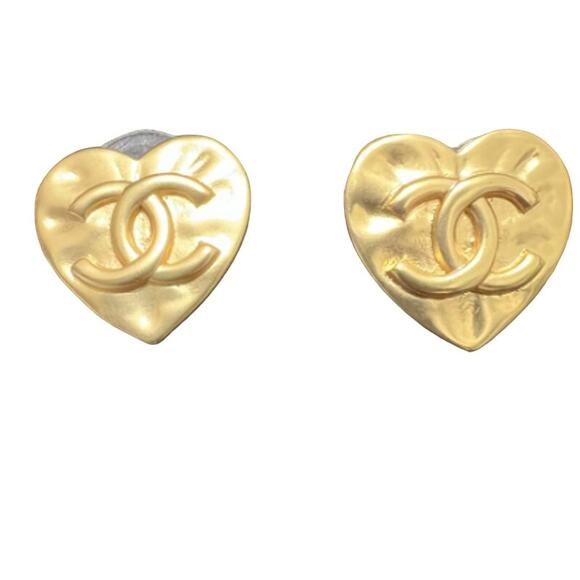 Chanel CC Heart Earrings in Brushed Light Gold Finish Fall/Winter 2022 (CCXX020) - Picture 1 of 6